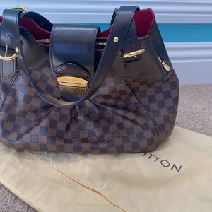 LOUIS VUITTON shoulder bag
